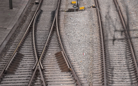 In den Niederlanden wurde der Zugverkehr am Dienstag zeitweise ausgesetzt. (Symbolbild) - Foto: Marcus Brandt/dpa