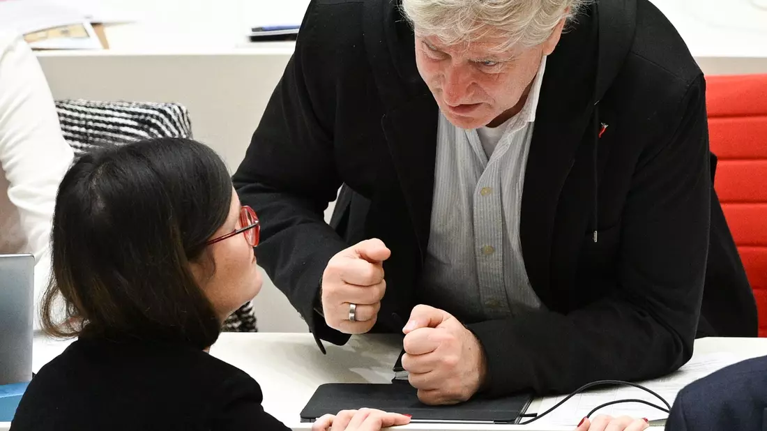 Die zwei Brandenburger Landtagsabgeordneten Jouleen Gruhn und André von Ossowski haben nach ihrem Austritt aus dem BSW auch die BSW-Fraktion verlassen. (Archivbild) - Bild: Jens Kalaene/dpa