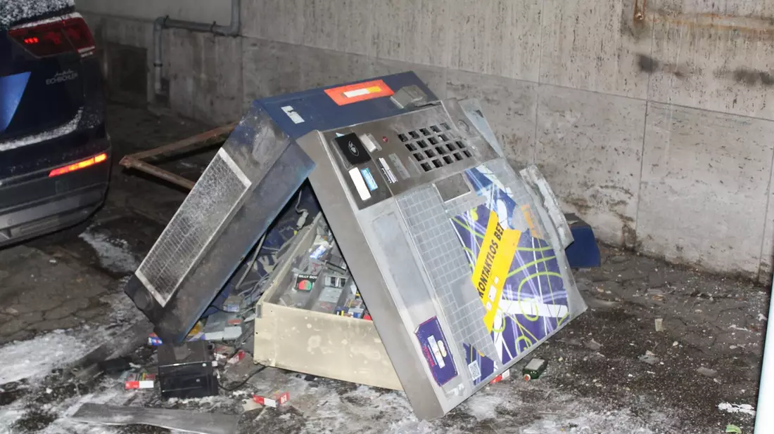 POL-KR: Täter sprengen Zigarettenautomat - Zeugen gesucht - Bild: presseportal.de
