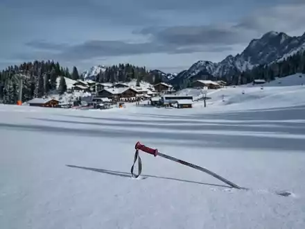 Sozialgericht Hannover: Ski-Unfall auf Geschäftsreise ist kein Arbeitsunfall - Foto: über boerse-global.de