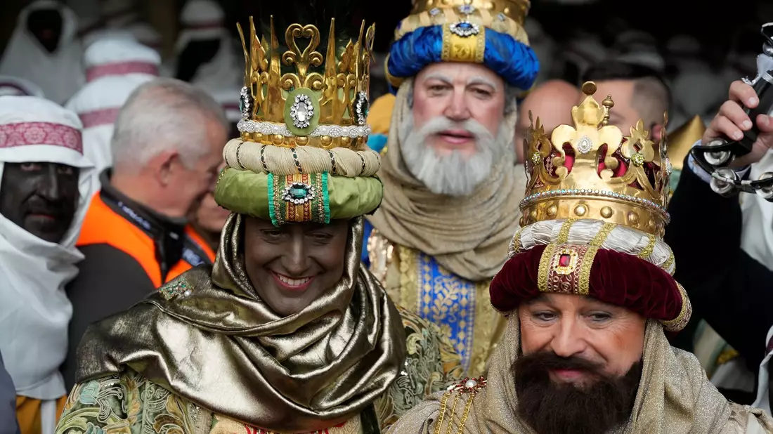 In Spanien bekommen die Kinder ihre Weihnachtsgeschenke traditionell erst am Morgen des Dreikönigstags.  - Bild: Joaquin Corchero/EUROPA PRESS/dpa