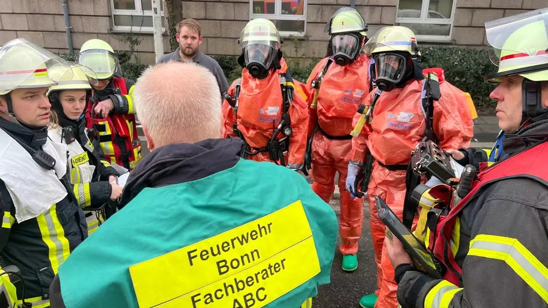 FW-BN: Reinigungsmittel sorgt für Feuerwehreinsatz in einer Bonner Tiefgarage - Bild: presseportal.de