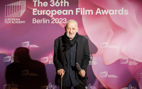 Bela Tarr erhielt 2023 eine Auszeichnung beim Europäischen Filmpreis. - Foto: Christoph Soeder/dpa