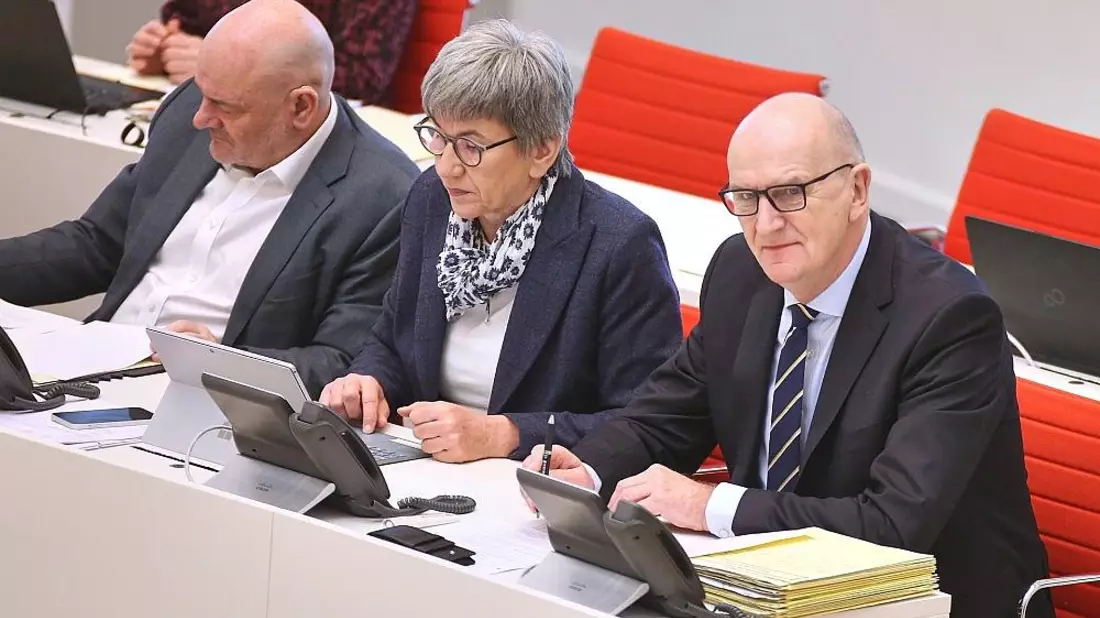 Robert Crumbach, Kathrin Schneider und Dietmar Woidke (Archiv) - Bild: via dts Nachrichtenagentur