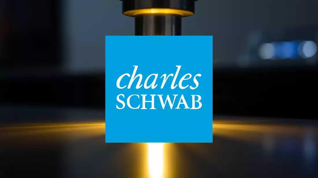 Analyst Upgrades and Retail Data Fuel Schwab’s Stock Momentum - Bild: über boerse-global.de