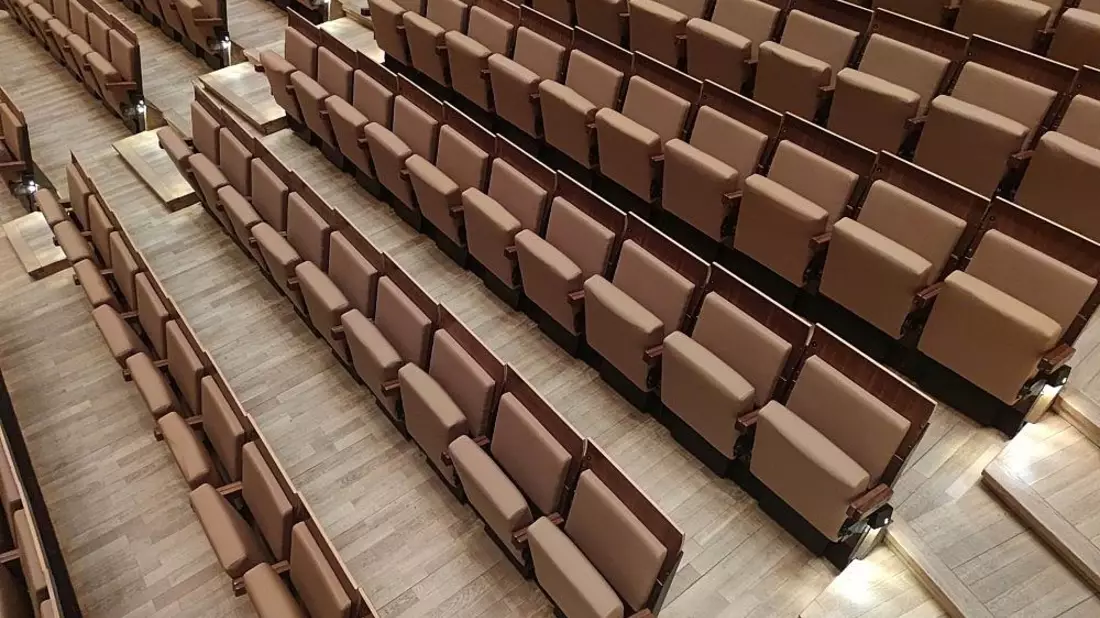 Sitze in einem Zuschauersaal (Archiv) - Bild: via dts Nachrichtenagentur