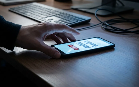 WhatsApp-Welle: Betrüger kapern Konten mit gefälschten Abstimmungs-Links - Foto: über boerse-global.de