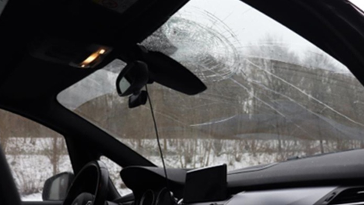 POL-MS: Eiskalte Gefahr von oben - Zwei Unfälle durch Eisplatten auf Lkw fordern zwei leicht Verletzte - Foto: presseportal.de