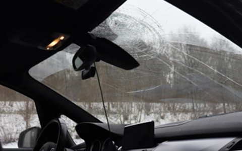POL-MS: Eiskalte Gefahr von oben - Zwei Unfälle durch Eisplatten auf Lkw fordern zwei leicht Verletzte - Foto: presseportal.de