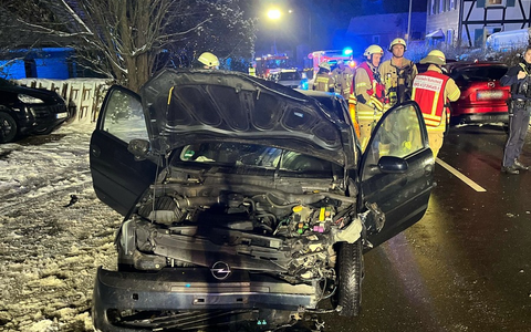 POL-RBK: Burscheid - Zwei Verletzte bei Frontalzusammenstoß - Foto: presseportal.de