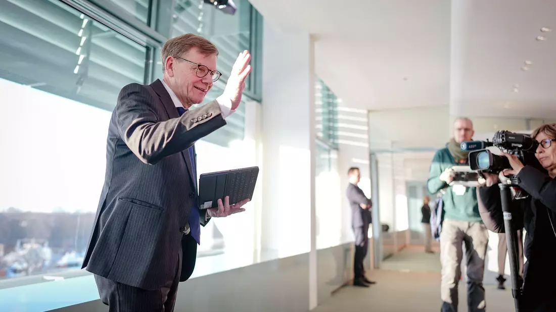 Außenminister Johann Wadephul (CDU) präsentierte bei der Kabinettssitzung in Berlin die Pläne für die Anerkennung der Südsee-Insel Niue. - Bild: Kay Nietfeld/dpa