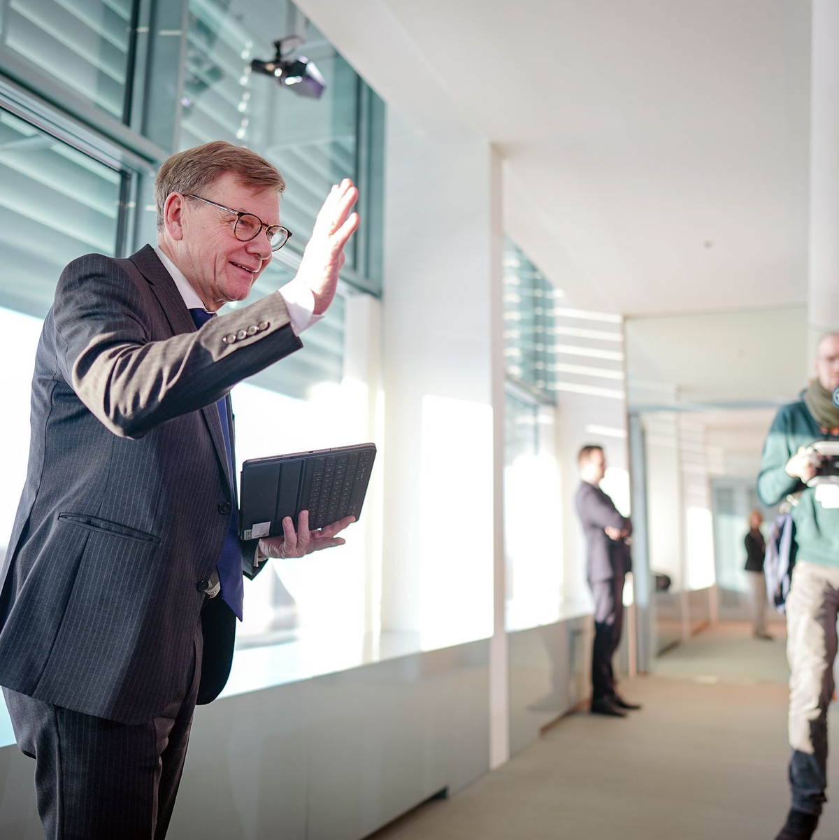 Außenminister Johann Wadephul (CDU) präsentierte bei der Kabinettssitzung in Berlin die Pläne für die Anerkennung der Südsee-Insel Niue. - Foto: Kay Nietfeld/dpa