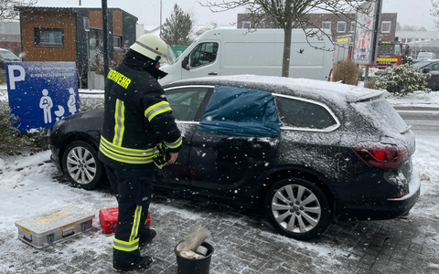 FW-AUR: Kleinkind aus geparktem PKW befreit - Foto: presseportal.de