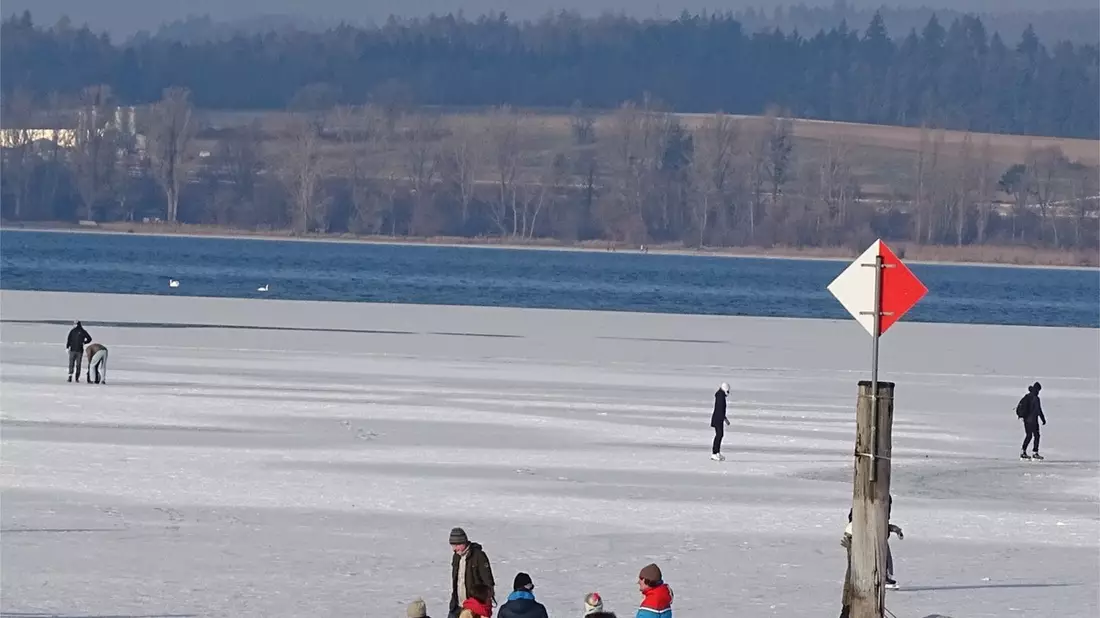 FW Reichenau: Person im Eis eingebrochen, Reichenau/Gnadensee, 07.01.2026 - Bild: presseportal.de