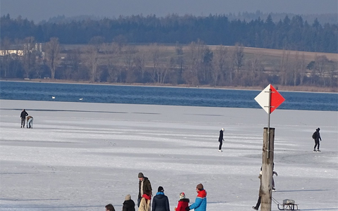 FW Reichenau: Person im Eis eingebrochen, Reichenau/Gnadensee, 07.01.2026 - Foto: presseportal.de