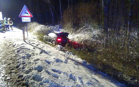 FW Sonsbeck: Verkehrsunfall zwischen PKW und LKW auf der A57 - Foto: presseportal.de