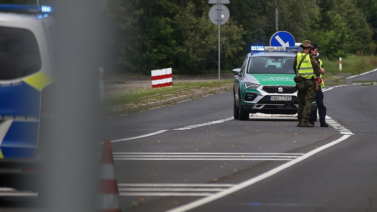 Deutsche und polnische Grenzkontrolle (Archiv) - Foto: via dts Nachrichtenagentur