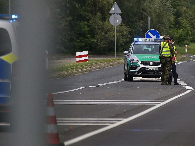 Deutsche und polnische Grenzkontrolle (Archiv) - Foto: via dts Nachrichtenagentur