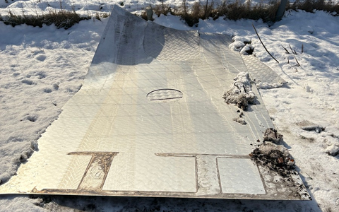 POL-DEL: Autobahnpolizei Ahlhorn: Verlust eines Metallteils auf der Autobahn 28 in Hude führt zu Unfall mit hohem Sachschaden +++ Zeugenaufruf - Foto: presseportal.de