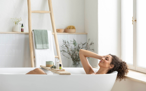 Wärmende Rituale für Körper und Seele: Mit ätherischen Ölen entspannt ins neue Jahr - Foto: presseportal.de