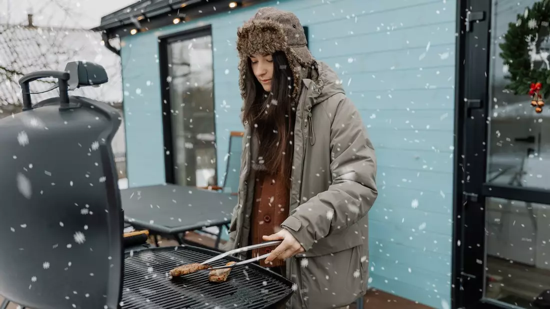 Verbrauchertipp | Grillen im Winter: Tipps für den richtigen Umgang mit dem Gasgrill - Bild: presseportal.de