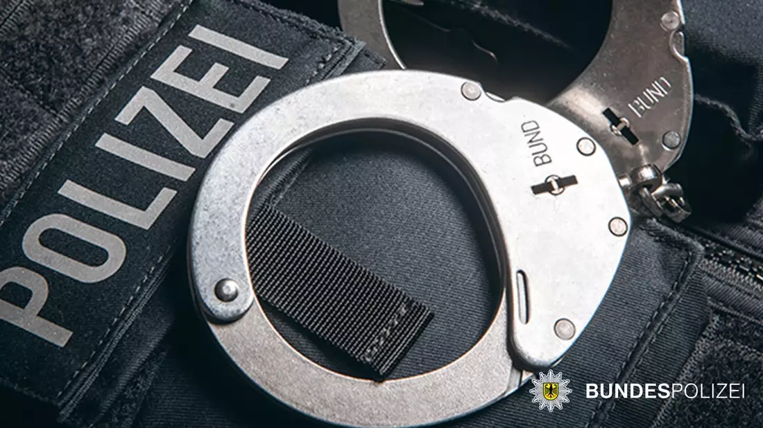 Bundespolizeidirektion München: Bedrohung am S-Bahn Haltepunkt / Polizeieinsatz am Haltepunkt Hirschgarten - Bild: presseportal.de