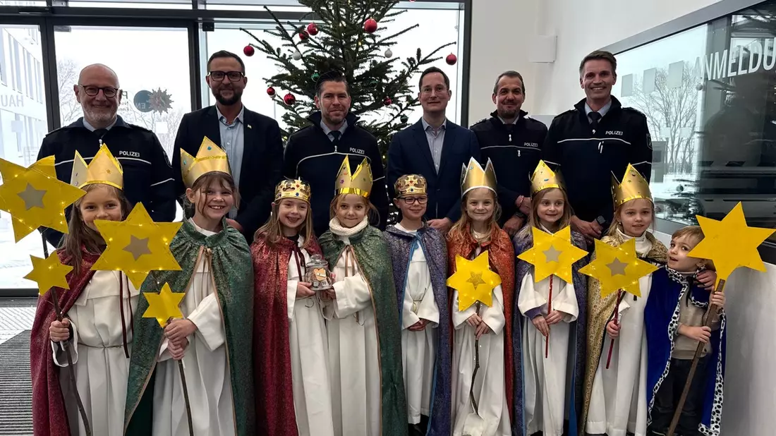 POL-EN: Ennepetal: Sternsinger kommen in Zentralgebäude der Polizei - Bild: presseportal.de