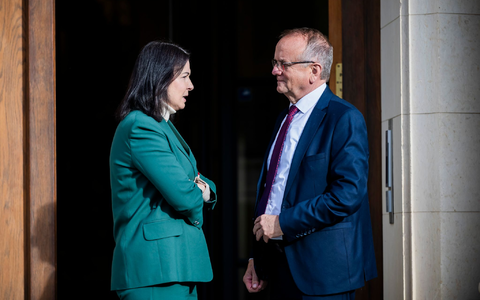 Brandenburgs Gesundheitsministerin Britta Müller und Verkehrsminister Detlef Tabbert haben das BSW verlassen (Archivbild).  - Foto: Christoph Soeder/dpa