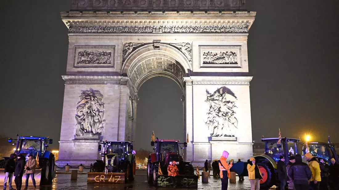 Auch an der Grenze zwischen Frankreich und Belgien protestierten Landwirte gegen den Mercosur-Handelsdeal. - Bild: Emma Da Silva/AP/dpa
