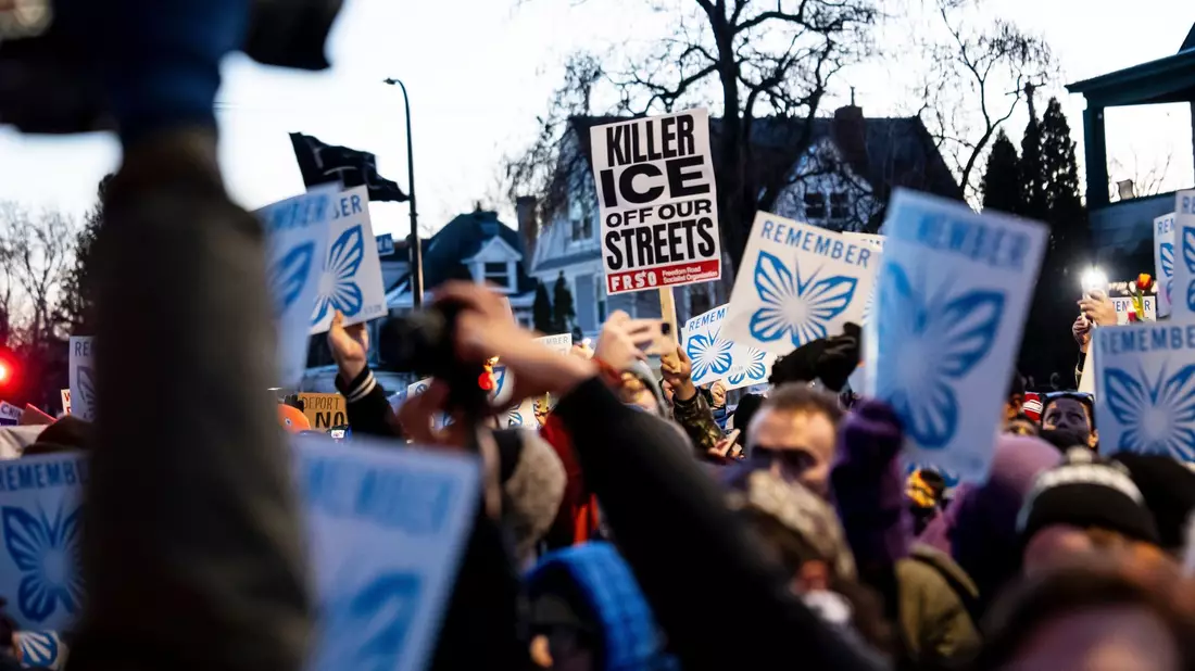 Demonstranten forderten den Abzug von ICE. - Bild: Christopher Katsarov/The Canadian Press/AP/dpa