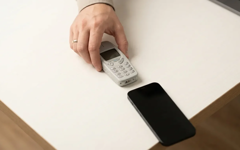 Dumbphones: Der radikale Trend für mehr Fokus im Jahr 2026 - Foto: über boerse-global.de