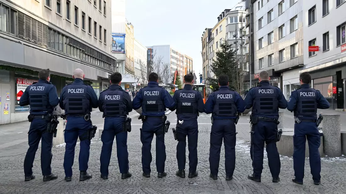 POL-E: Essen / Mülheim an der Ruhr: Polizei Essen stellt neue Präsenz- und Kontrolleinheit (PKE) vor - Bild: presseportal.de