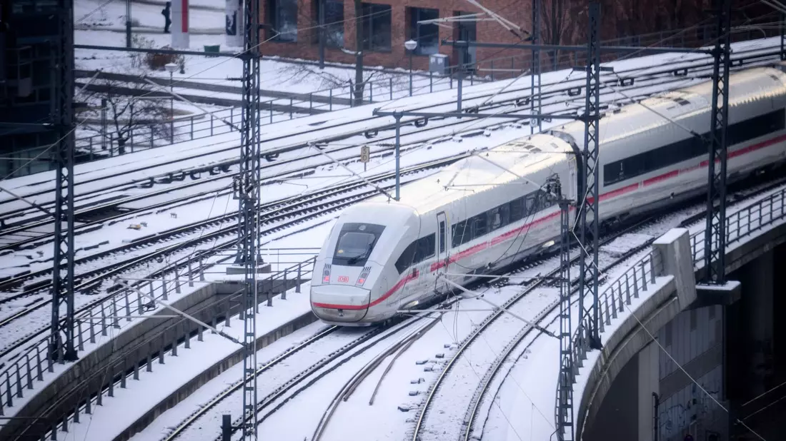 Auch der Fernverkehr könnte vom Wetter-Chaos betroffen sein. - Bild: Bernd von Jutrczenka/dpa