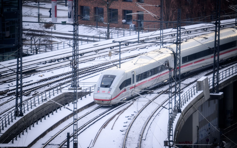 Auch der Fernverkehr könnte vom Wetter-Chaos betroffen sein. - Foto: Bernd von Jutrczenka/dpa