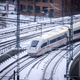 Auch der Fernverkehr könnte vom Wetter-Chaos betroffen sein. - Foto: Bernd von Jutrczenka/dpa