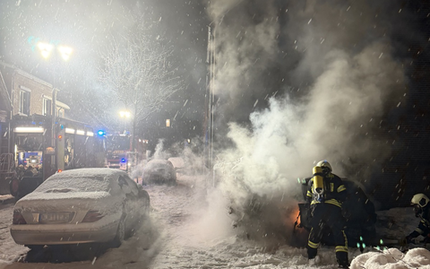 FW-AUR: Fahrzeugbrand in dichtem Schneetreiben bekämpft - Foto: presseportal.de