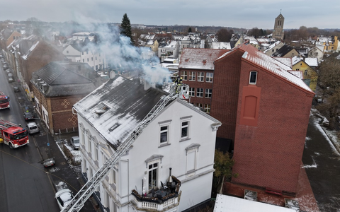 FW-BO: Kaminbrand in Bochum-Langendreer - Drohneneinsatz unterstützt Löscharbeiten - Foto: presseportal.de