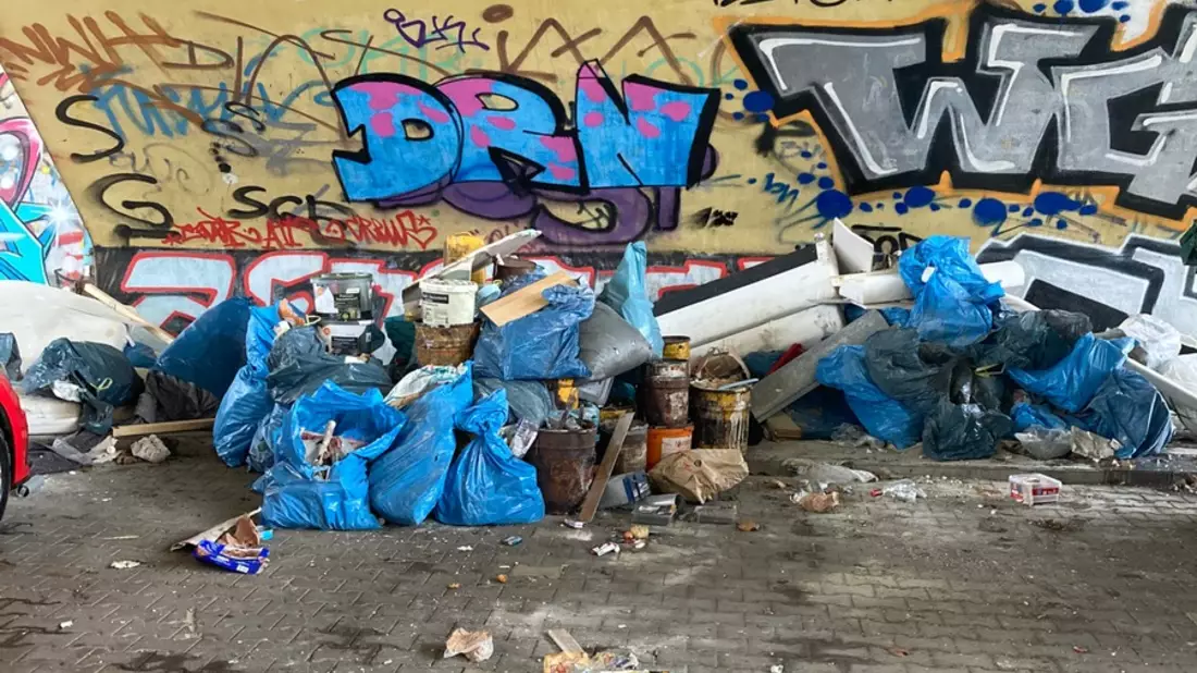 POL-F: 260108 - 0031 Frankfurt - Eschersheim: Illegale Abfallablagerungen - Bild: presseportal.de