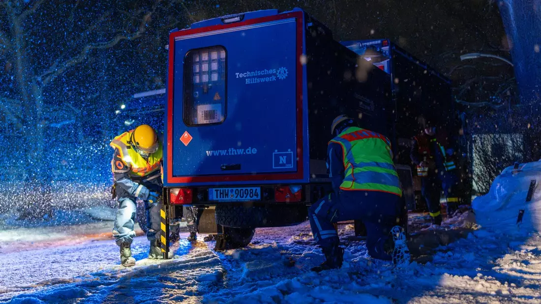 THW LVBEBBST: Über 1.000 Einsatzkräfte des THW beim Stromausfall Berliner SW aktiv - Bild: presseportal.de