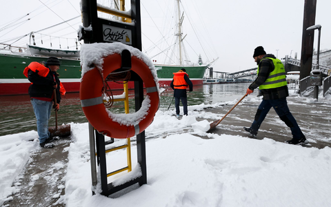 Im Norden können regional bis zu 20 Zentimeter Neuschnee zusammenkommen.  - Foto: Christian Charisius/dpa