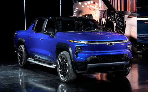Mit Fahrzeugen wie dem Chevy Silverado EV wollte GM auch die in Amerika populären Pickups elektrifizieren. (Archivbild)  - Foto: Paul Sancya/AP/dpa