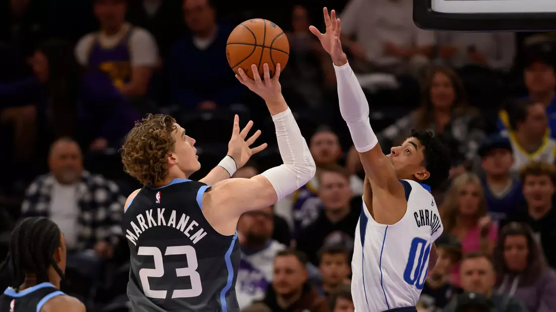 Lauri Markkanen führte die Utah Jazz zu einem knappen Sieg über die Dallas Mavericks. - Bild: Tyler Tate/AP/dpa