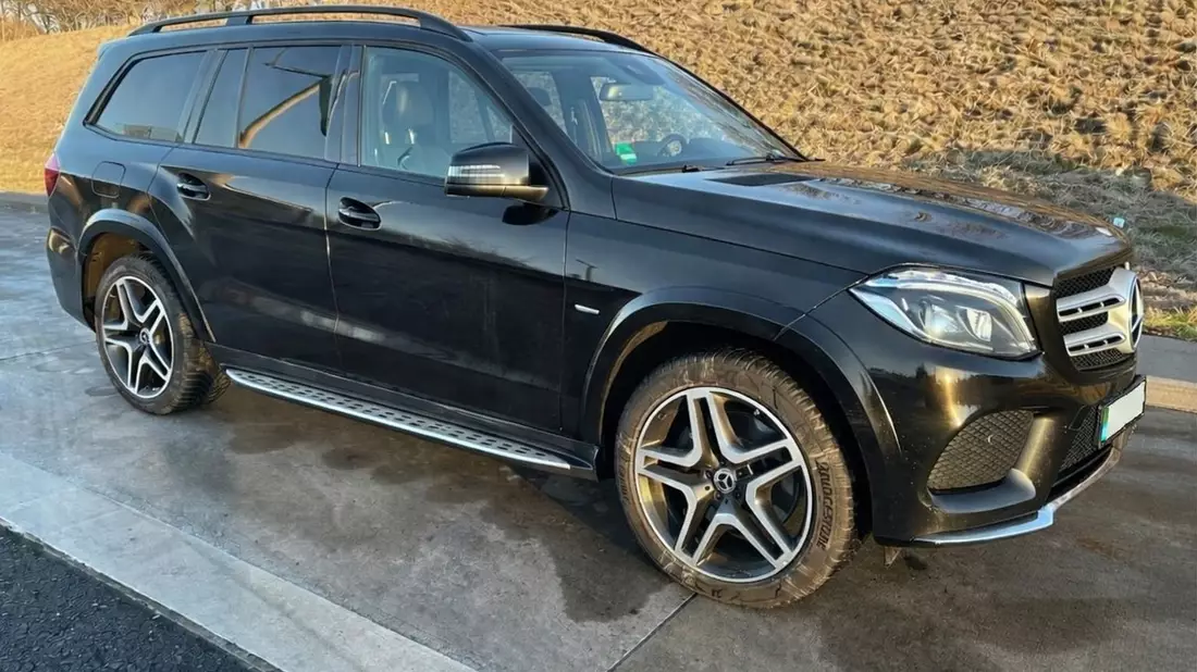 HZA-BI: Bielefelder Zoll entdeckt illegale Fahrzeugnutzung auf A44/Mercedes-Benz GLS Grand Edition beim Zoll nicht angemeldet - Bild: presseportal.de