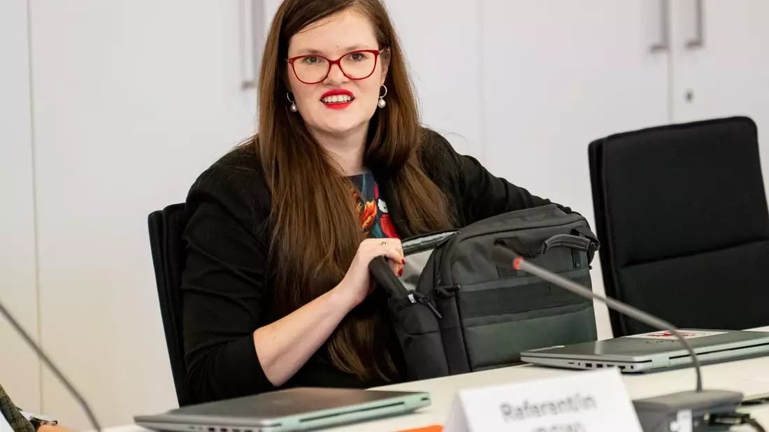 Brandenburgs Landtagsvizepräsidentin Jouleen Gruhn bleibt nach ihrem Wechsel von der BSW-Fraktion in die SPD-Fraktion im Amt (Archivbild). - Bild: Fabian Sommer/dpa
