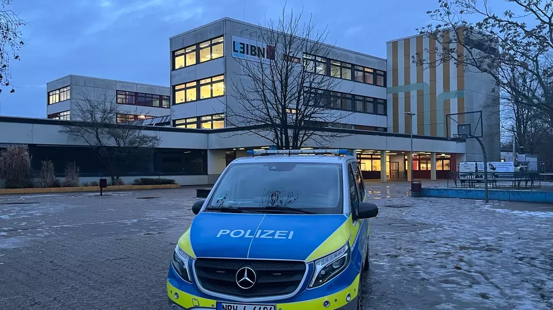 POL-NE: Silvesterausschreitungen: Ermittler suchen nach weiteren Hinweisen - Bild: presseportal.de
