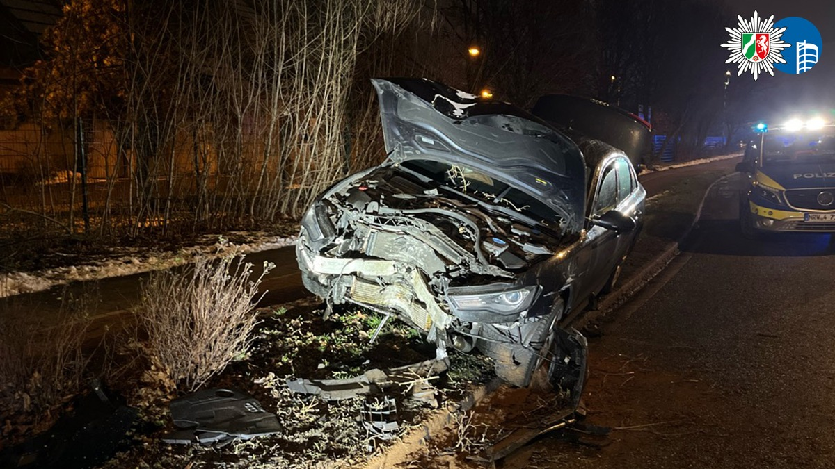 POL-OB: Pkw prallt gegen Baum - Fahrer leicht verletzt - Foto: presseportal.de