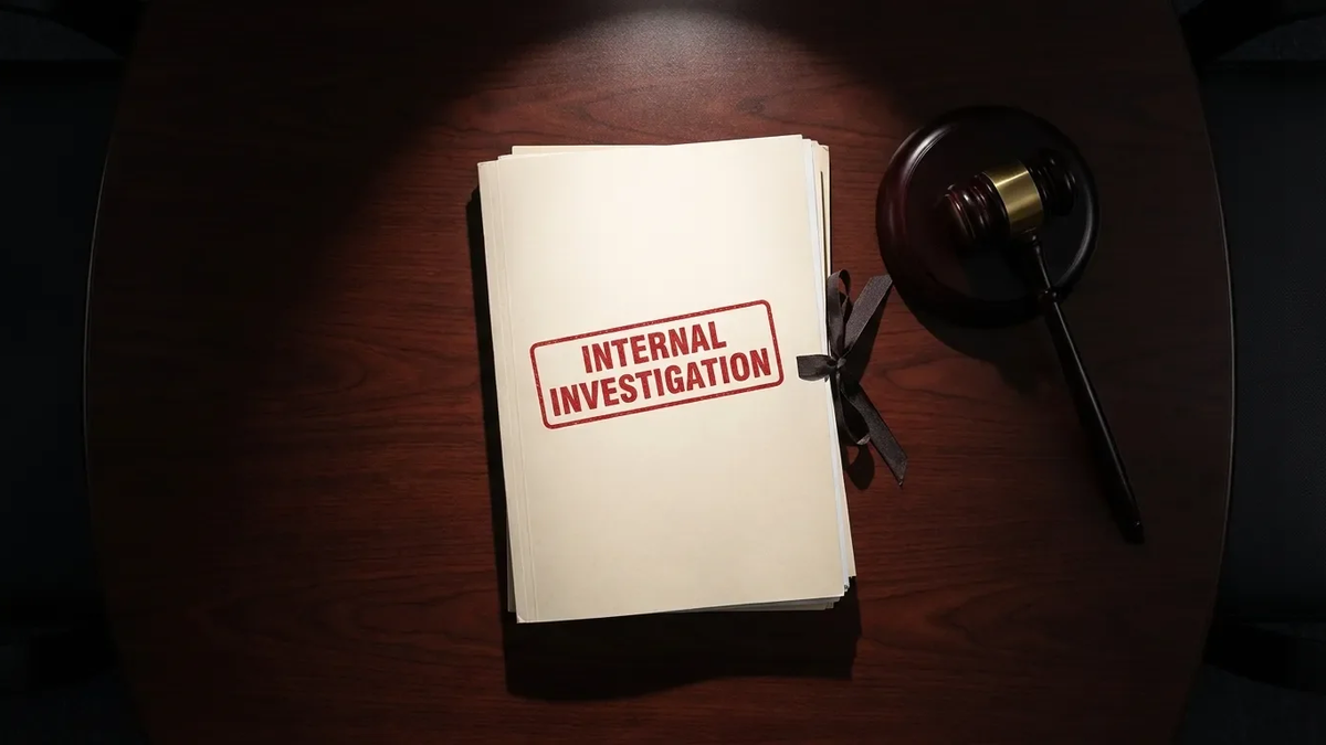 BAG-Urteil: Wann Unternehmen Anwaltskosten zurückfordern können - Foto: über boerse-global.de