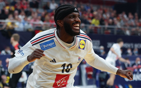 Der französische Handball-Nationalspieler Dika Mem spielt bald für Berlin. (Archivbild) - Foto: Jan Woitas/dpa