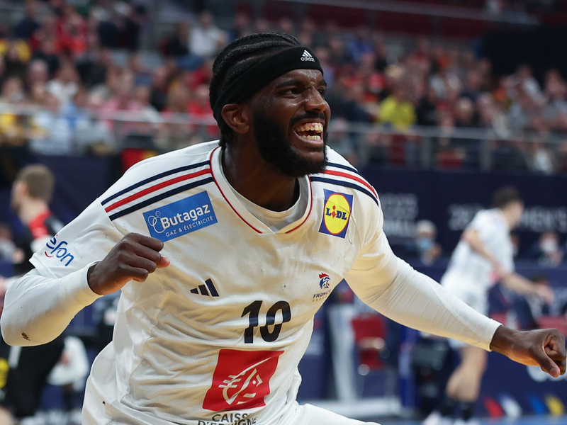 Der französische Handball-Nationalspieler Dika Mem spielt bald für Berlin. (Archivbild) - Foto: Jan Woitas/dpa