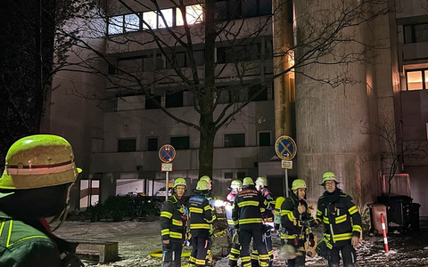 FW-M: Ein Toter nach Brand in Hochhaus (Olympisches Dorf) - Foto: presseportal.de